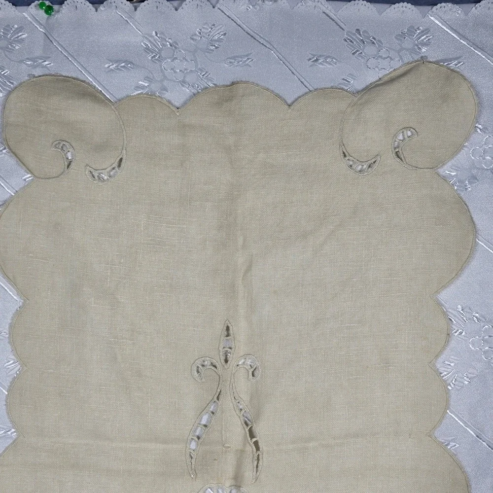 Vintage Beige Linen Floral Cutwork Scalloped Table Runner 16x50 Cottagecore Boho